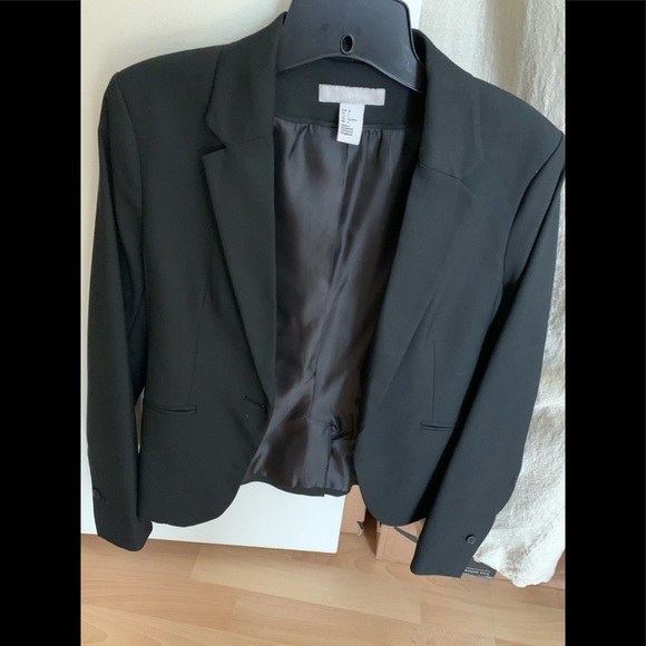 H&M Jackets & Blazers - H&M black fitted blazer